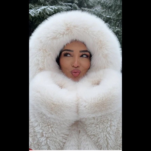 Luxurious Cream Teddy Jacket - Picture 4 of 6